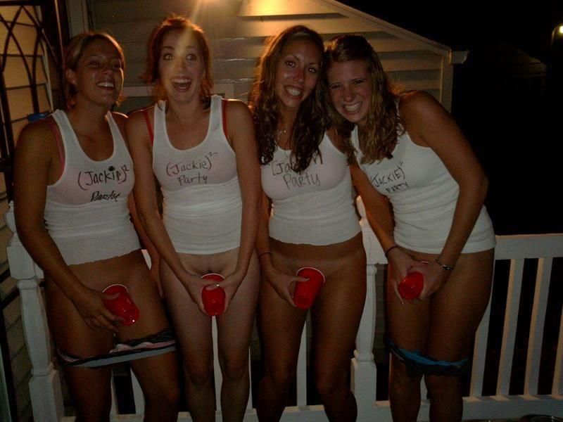 【おふざけエロ画像】おっぱいまる出しハイテンショ～ンッ！！外国人のおふざけが日本とは桁違いにエロいんだがｗｗ その2