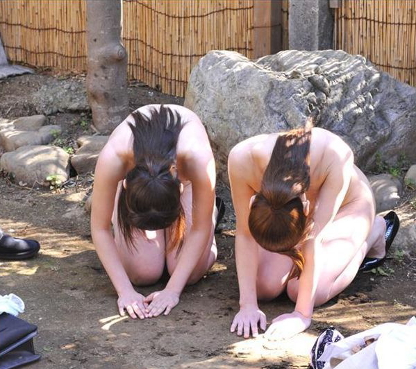 【全裸土下座エロ画像】最近自分の性癖が拗れて心配なんだが…こーいう画像で勃起するのはセーフだよな？ｗｗｗ その15