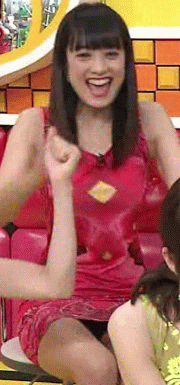 【TVパンチラエロGIF画像】テレビに映った芸能人のきわどい股間ｗｗｗ放送事故寸前のパンチラGIF画像ｗｗｗｗ その5