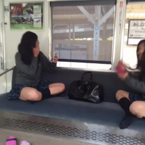 【おふざけVINE】これは保存不可避！女子高生のパンツがチラチラ！VINEだよぉ～ｗｗｗｗ その4