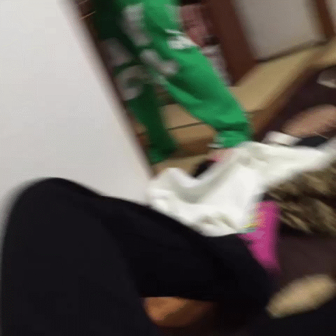 【おふざけVINE】うほっ！素人娘のパンツ見えまくりｗｗｗリア充のおふざけVINEをGIF画像にしたどぉｗｗｗｗ その1