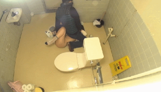 【レイプGIF画像】ここでレイプされるのだけは避けたかったのに…公衆便所で肉便器にされるレイプGIFがやべぇｗｗｗ その5
