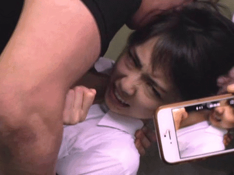 【エロGIF】これはちょー興奮！！男装がバレてレ●プされる女の子の屈辱まみれな表情がサイコーｗｗｗ
