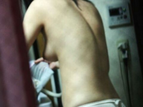 <span class="title">女性の生着替えを覗いた興奮感が異常…臨場感ハンパないアングルが興奮する覗きエロ画…</span>