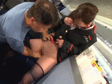 CAさんが告白したセクハラ被害の実態がやばい…機内で乗客に中出しされた禁断アクメGIF画像