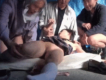 '.ホームレスにレイプされてる女子高生がやばい…中出しされる輪姦GIF画像'